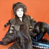 Real  fur coat jacket beaver raccoon hat and scarf see the detailled description